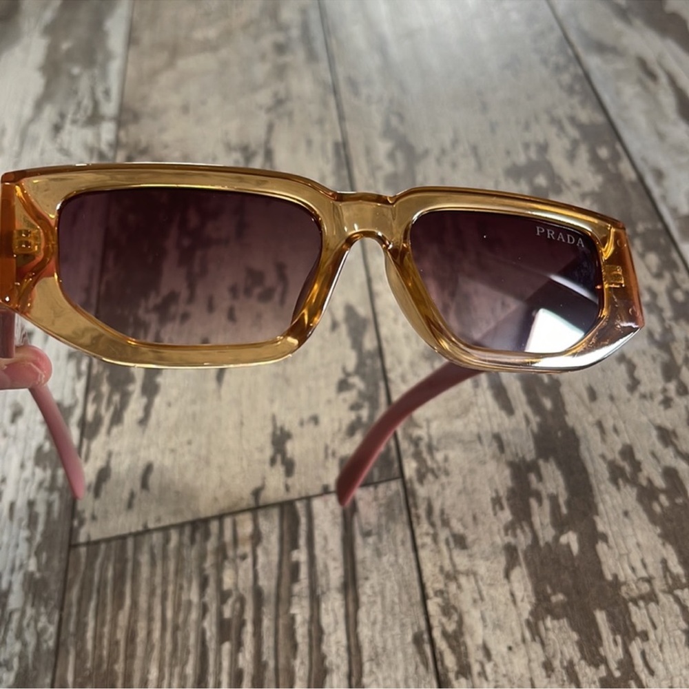 In Style Sunglasses - Picture 2 of 2